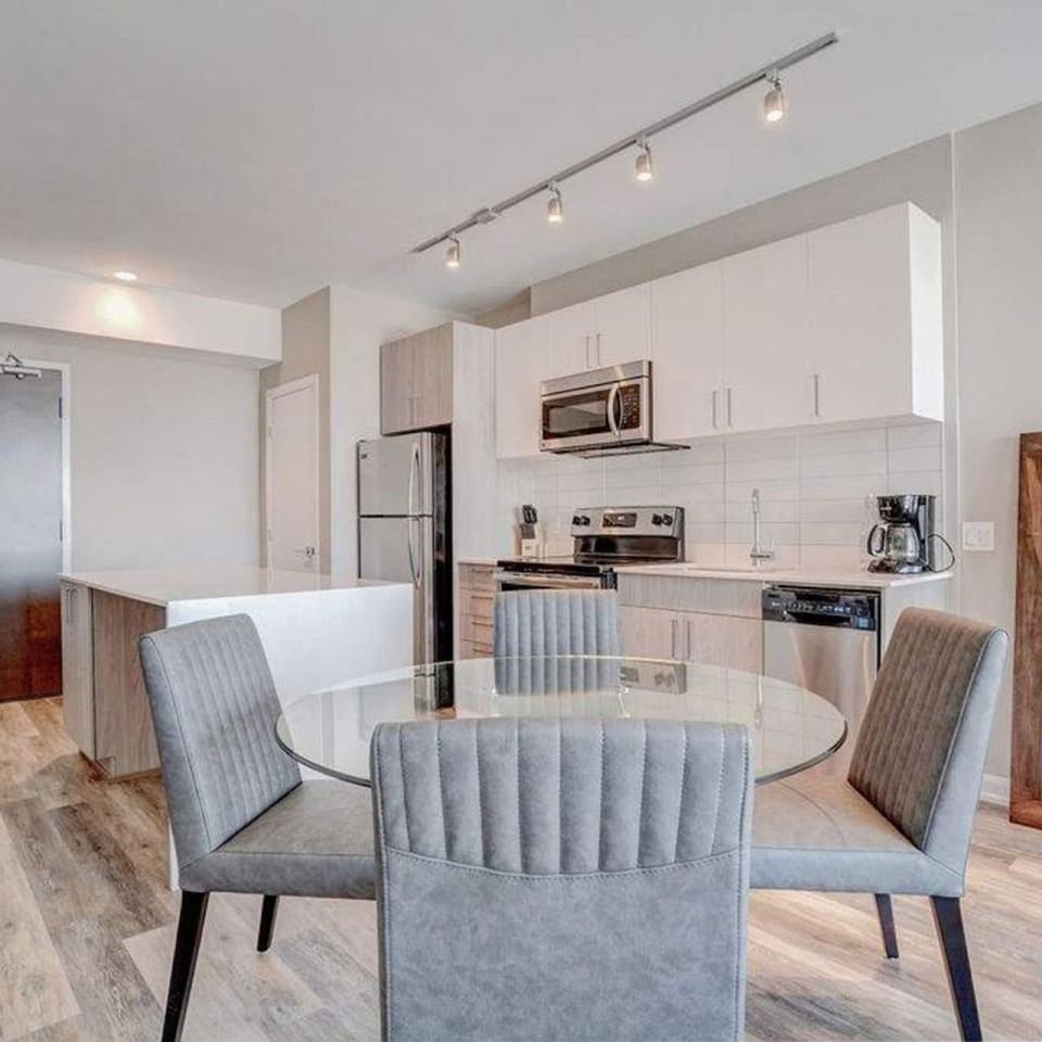 1140 Wellington St W #1223061P - Photo 5 of 12