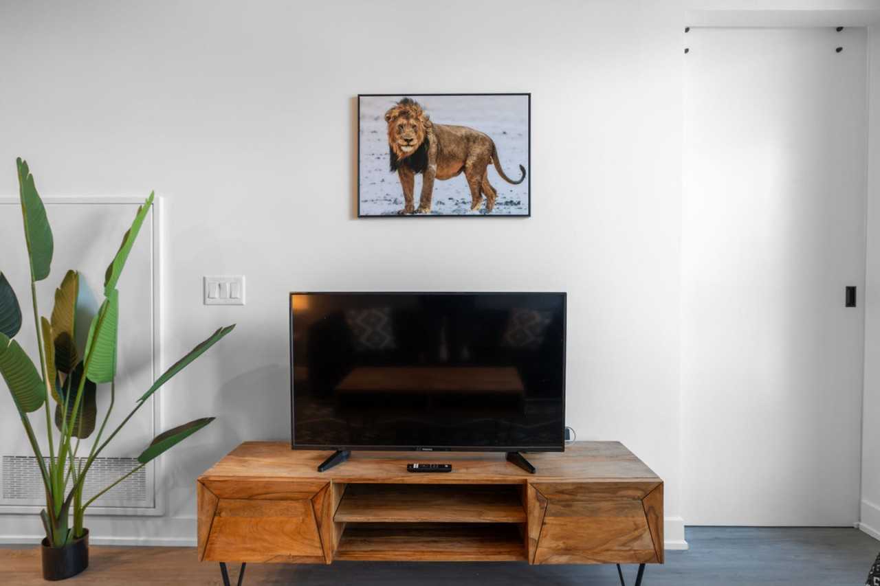 90 Champagne Ave S #1223085P - Photo 3 of 30