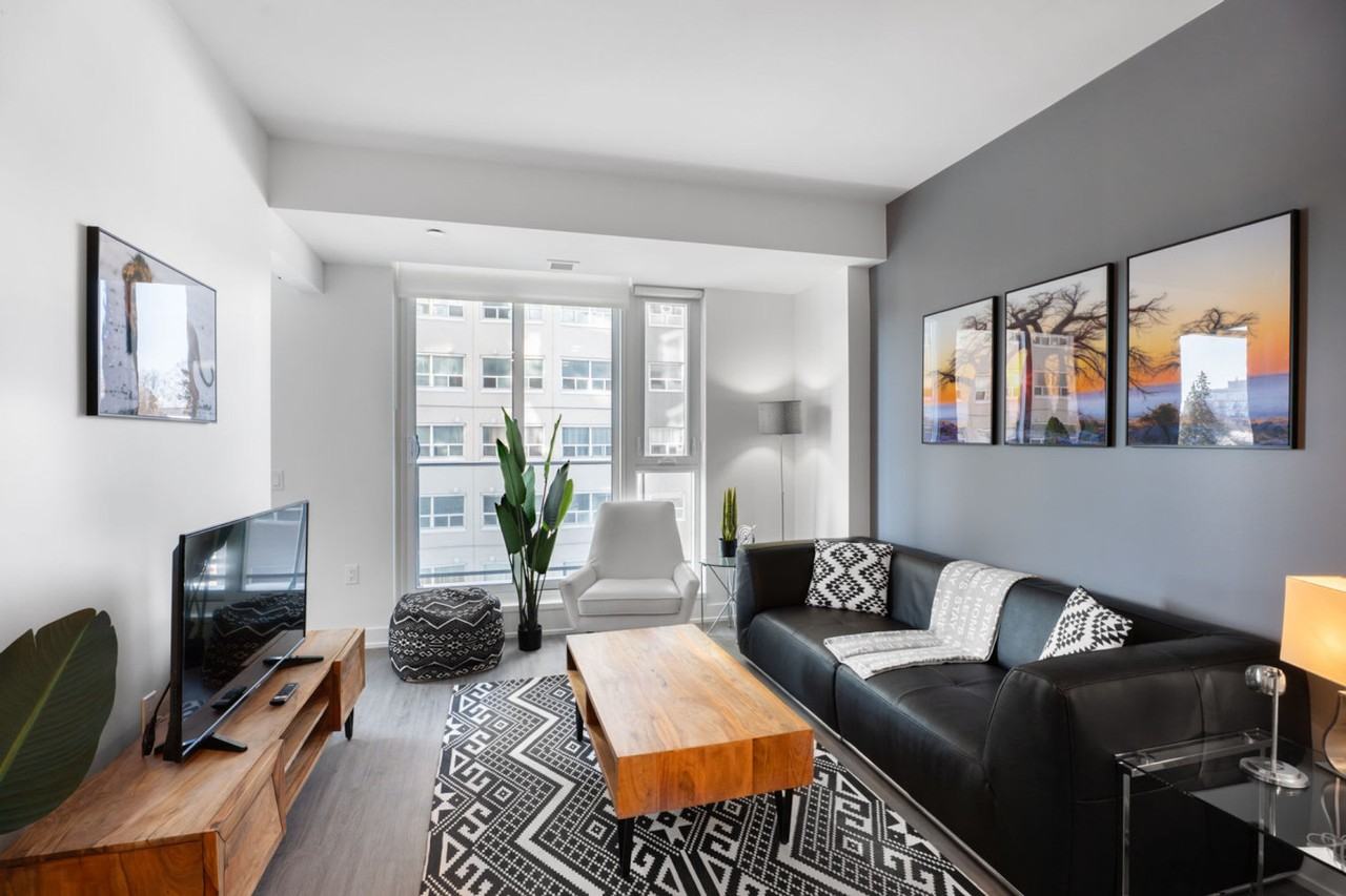 90 Champagne Ave S #1223085P - Photo 4 of 30