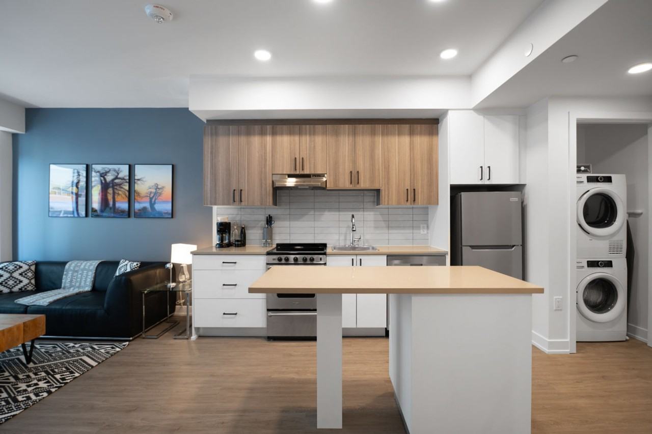 90 Champagne Ave S #1223085P - Photo 7 of 30