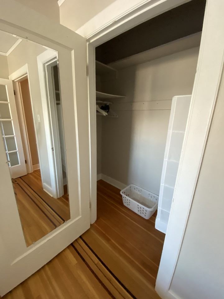 1045 West 11th Avenue #7 - Photo 6 of 15
