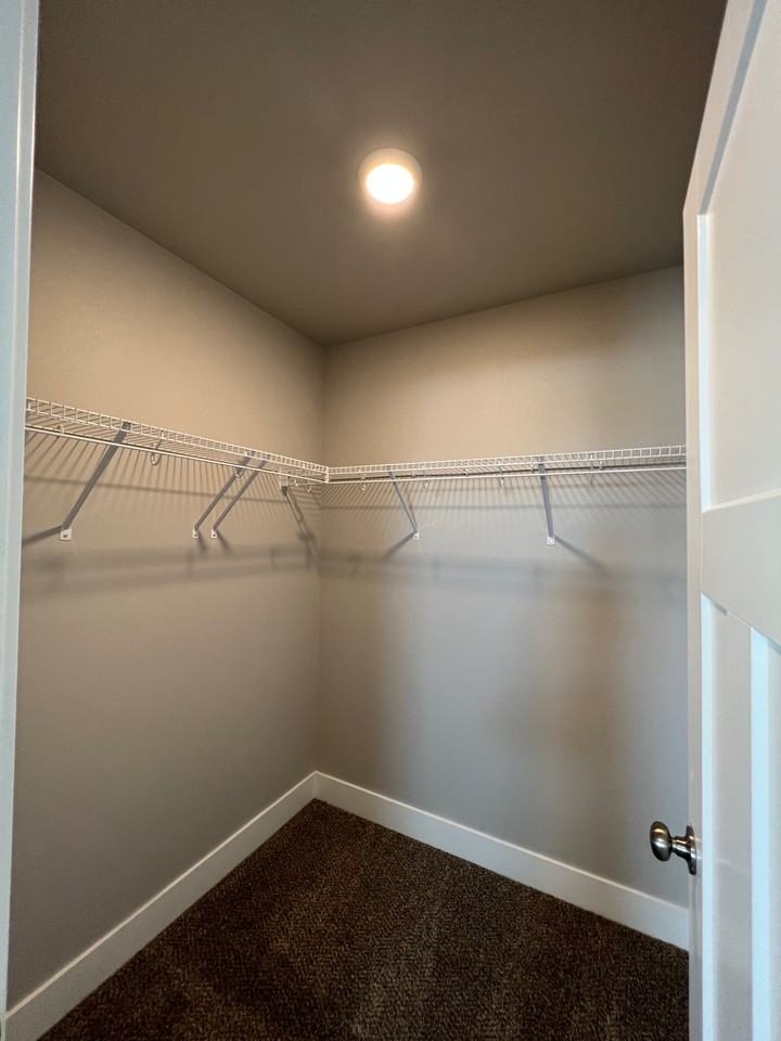 233 Nw Greenway Pl - Photo 2 of 21