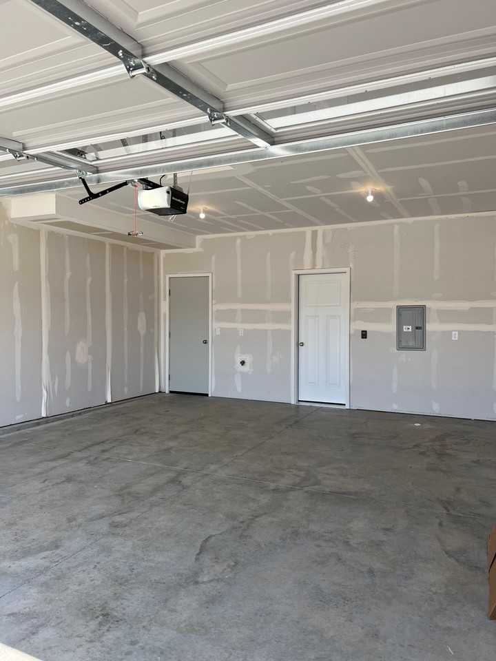 233 Nw Greenway Pl - Photo 3 of 21