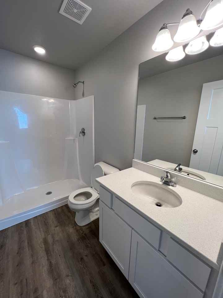 233 Nw Greenway Pl - Photo 7 of 21