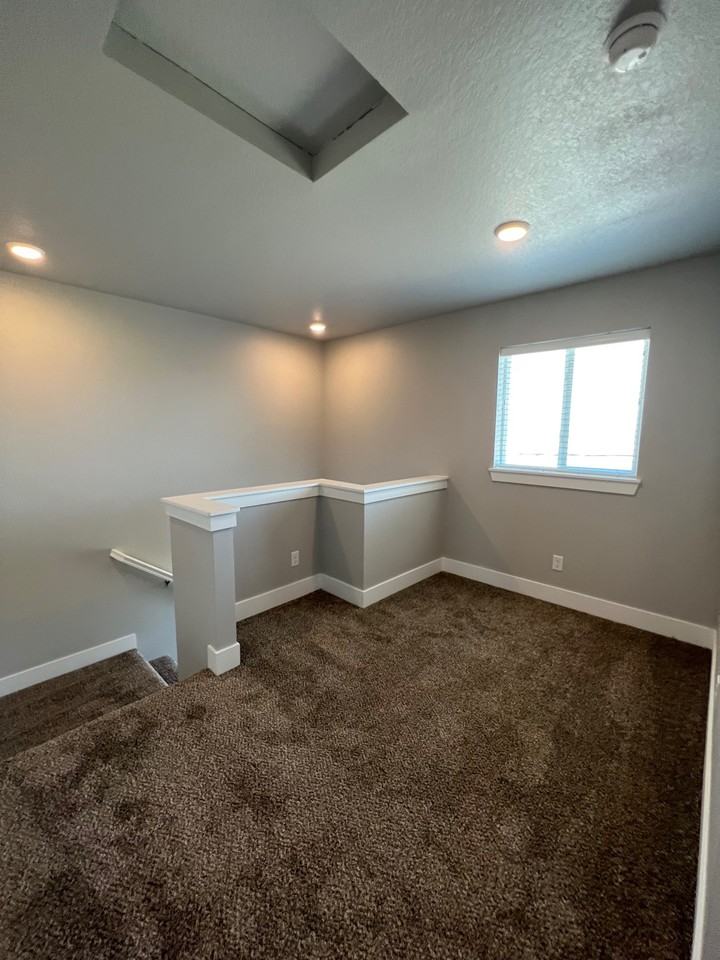 233 Nw Greenway Pl - Photo 7 of 21