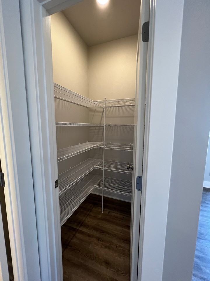 233 Nw Greenway Pl - Photo 3 of 21