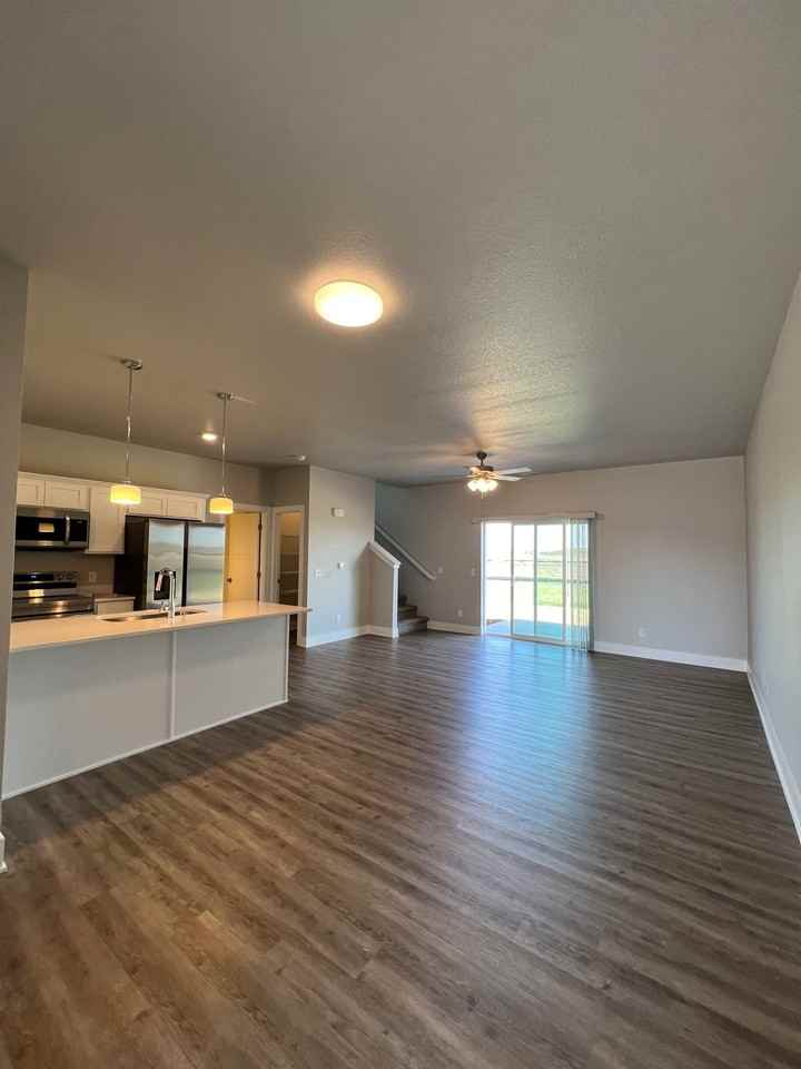 233 Nw Greenway Pl - Photo 4 of 21