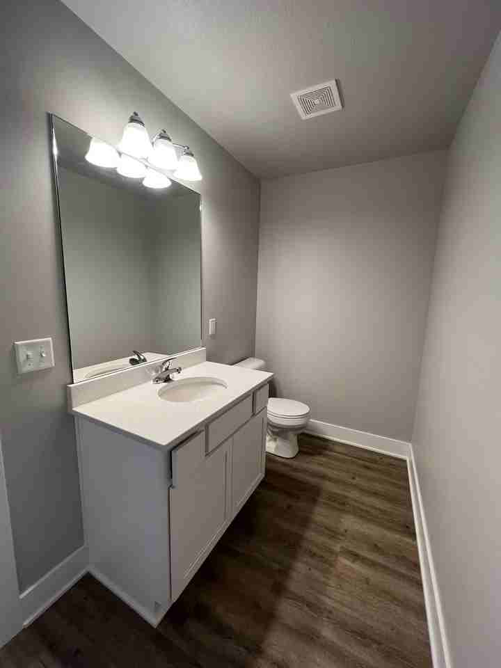 233 Nw Greenway Pl - Photo 3 of 21