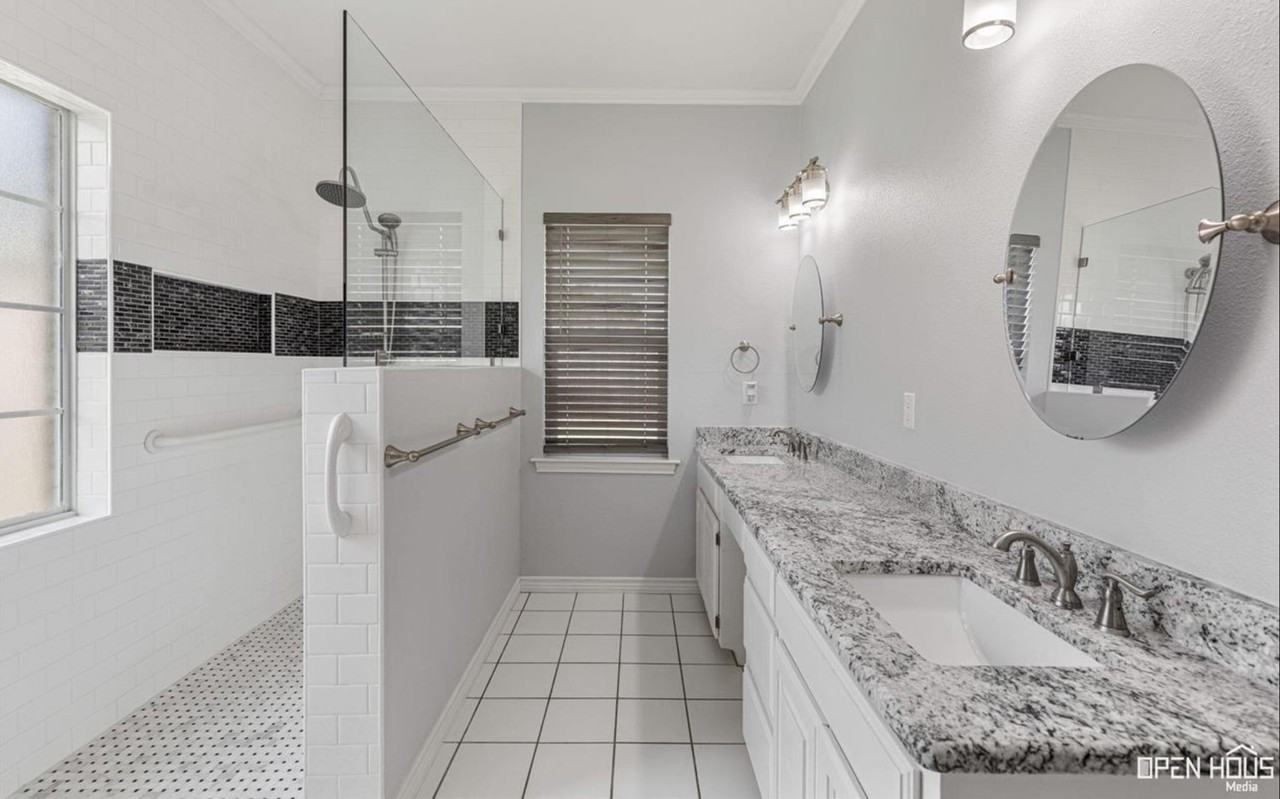 3506 Rugby Ln - Photo 6 of 19