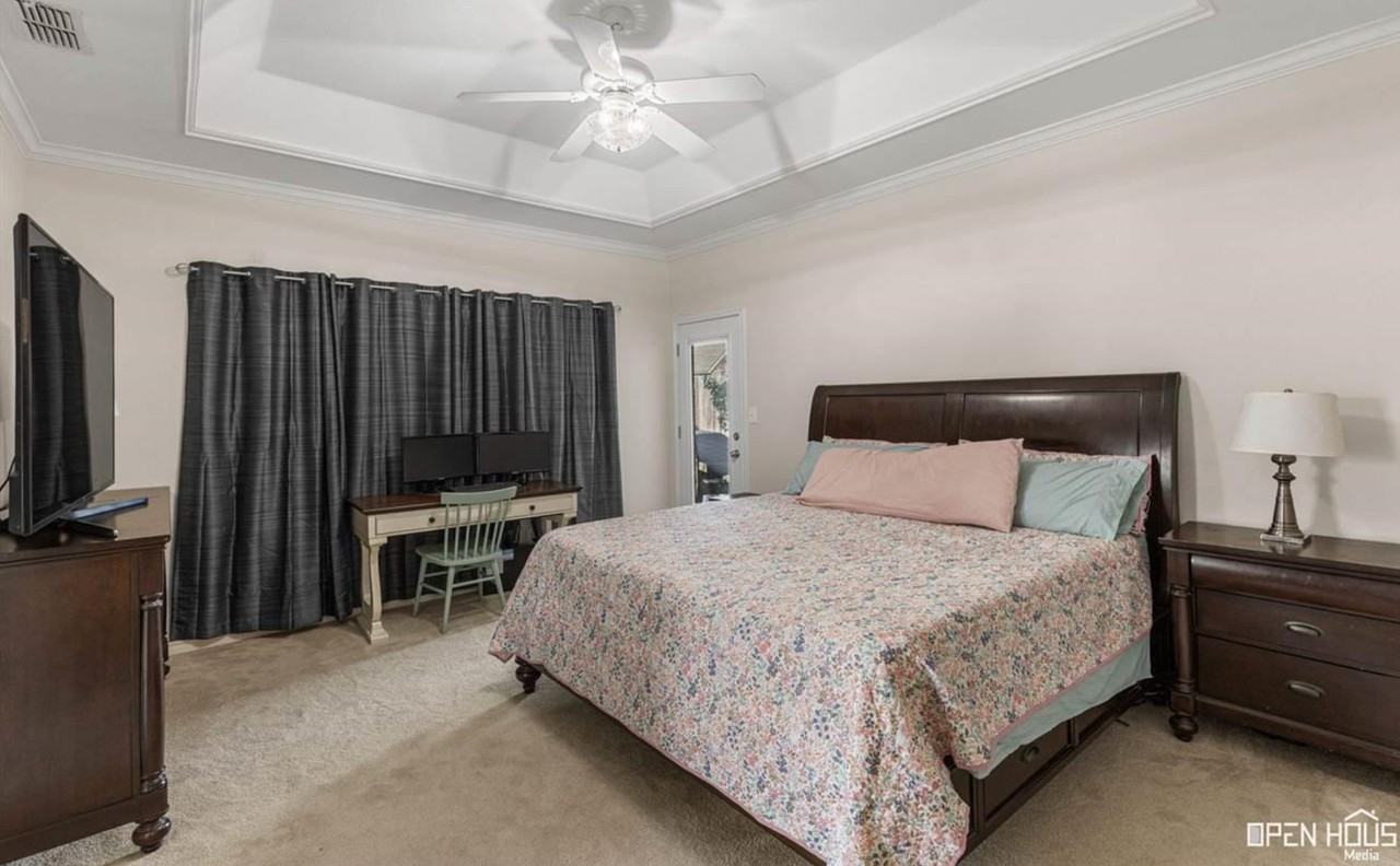 3506 Rugby Ln - Photo 7 of 19