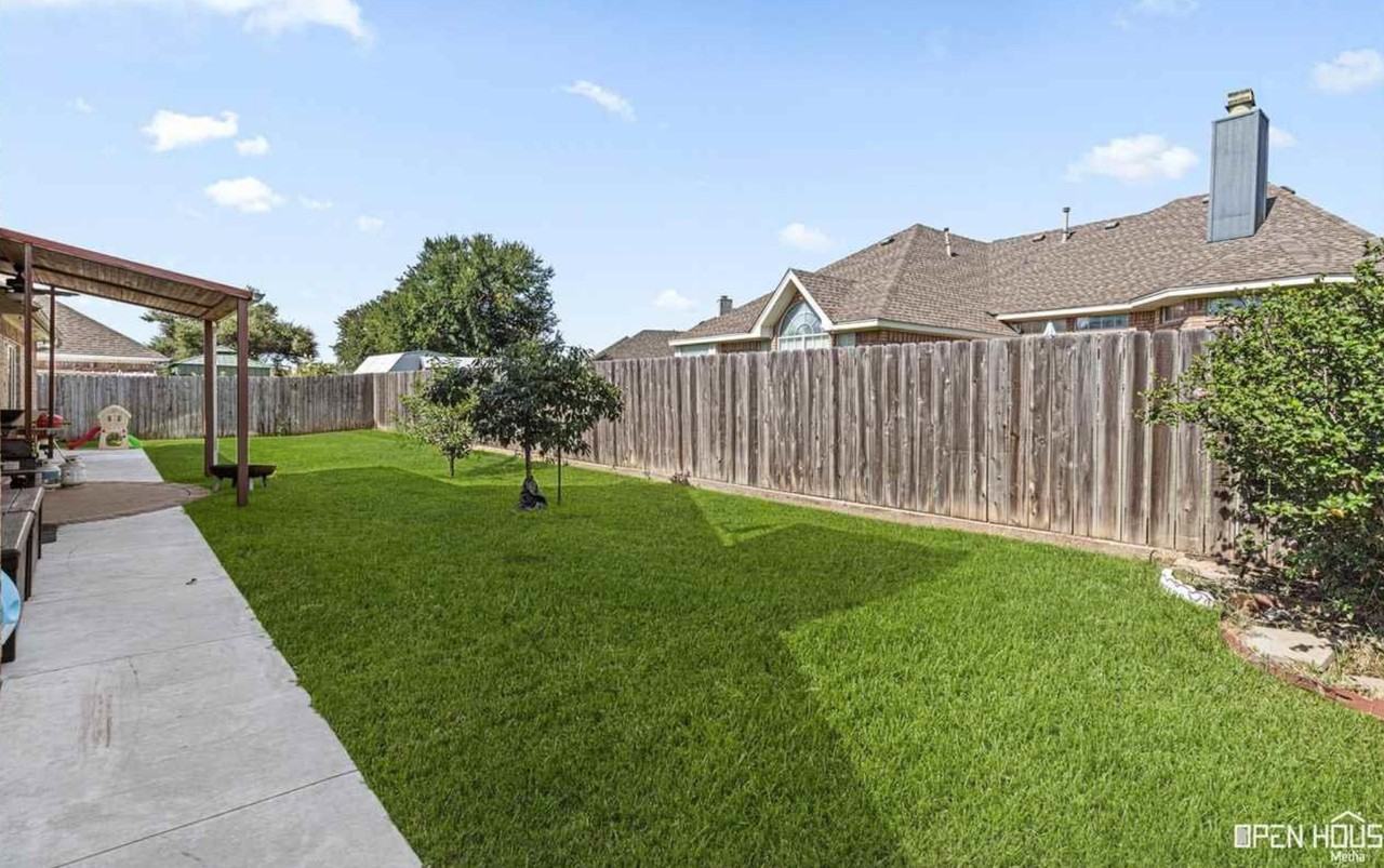3506 Rugby Ln - Photo 6 of 19