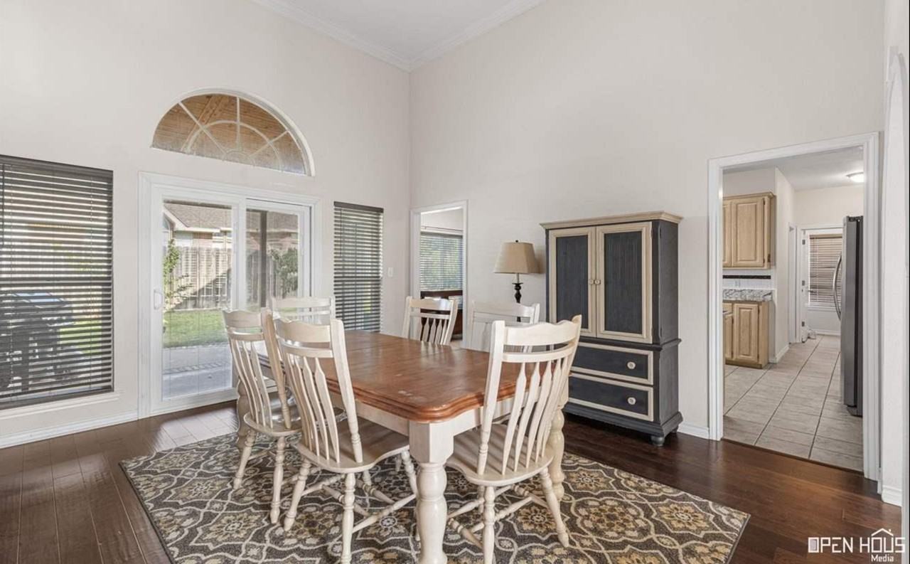 3506 Rugby Ln - Photo 2 of 19