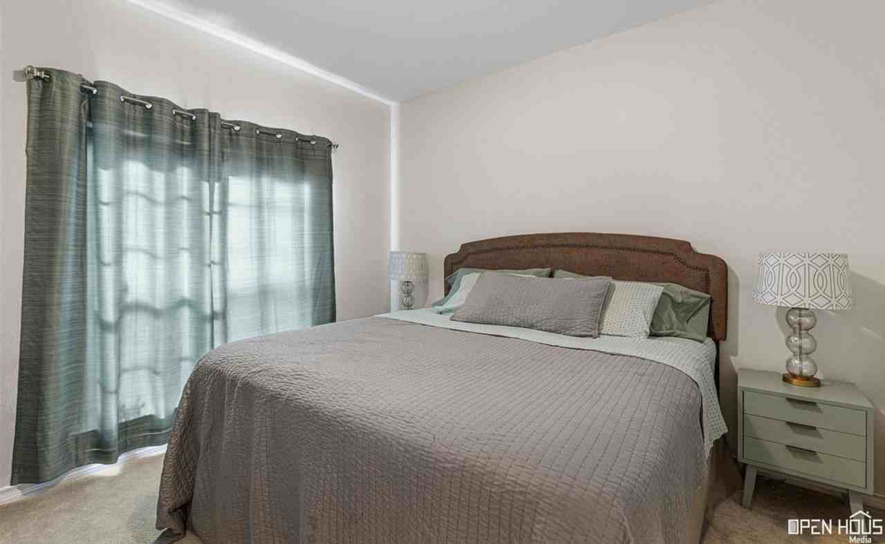 3506 Rugby Ln - Photo 6 of 19