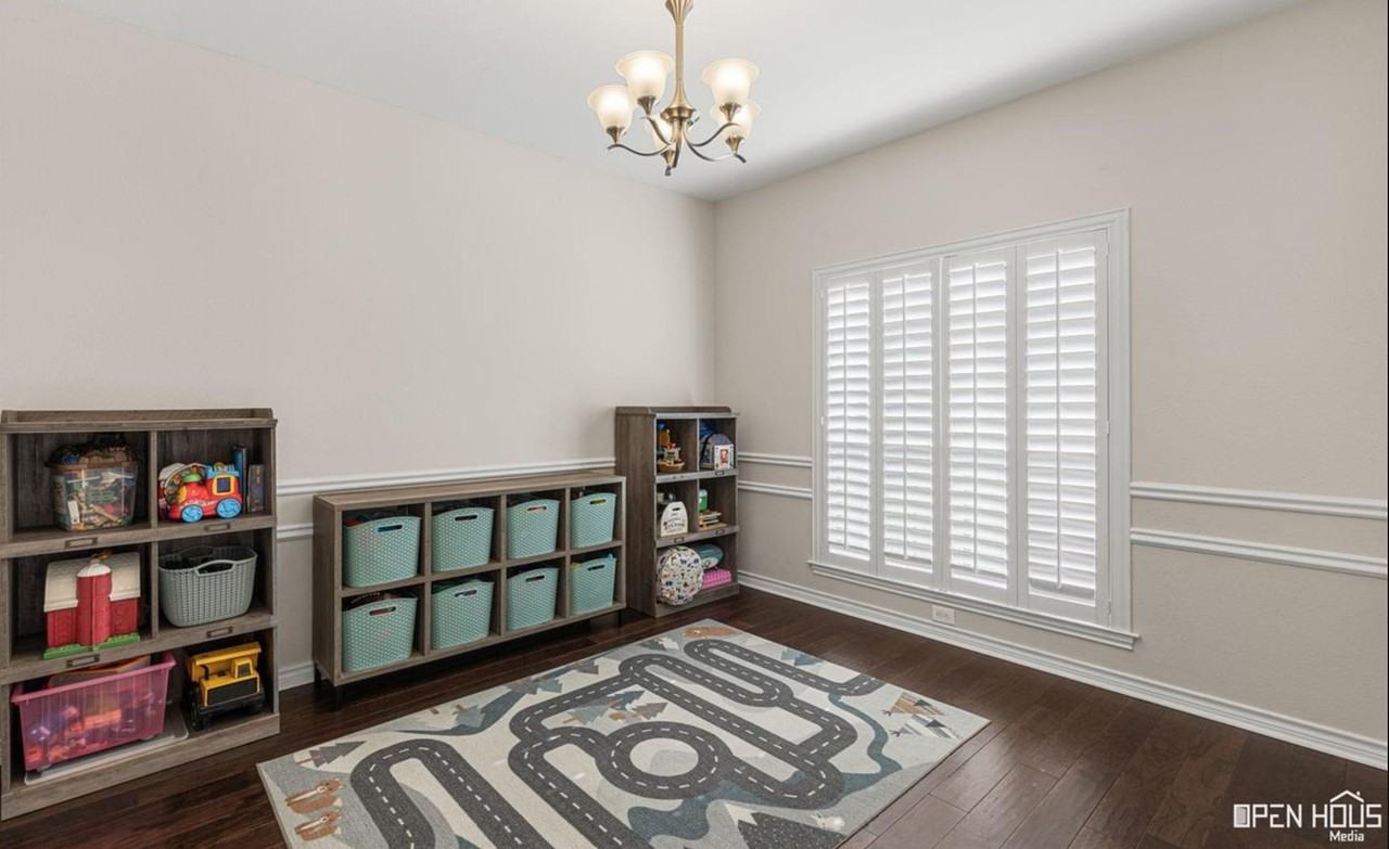 3506 Rugby Ln - Photo 3 of 19