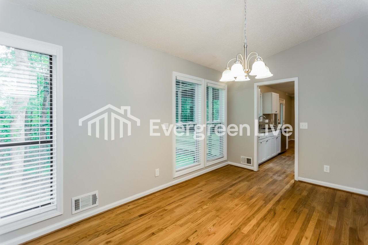 2493 Oakrill Rd - Photo 5 of 15
