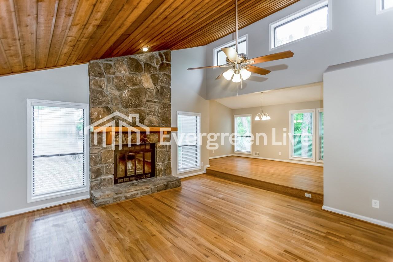 2493 Oakrill Rd - Photo 2 of 15