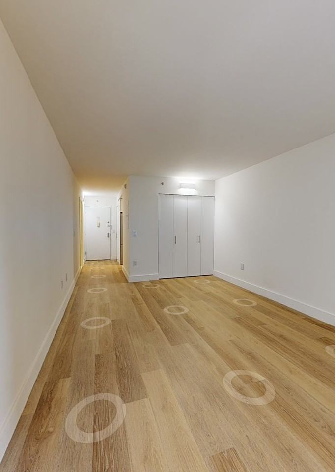 W 26th St - Photo 2 of 6