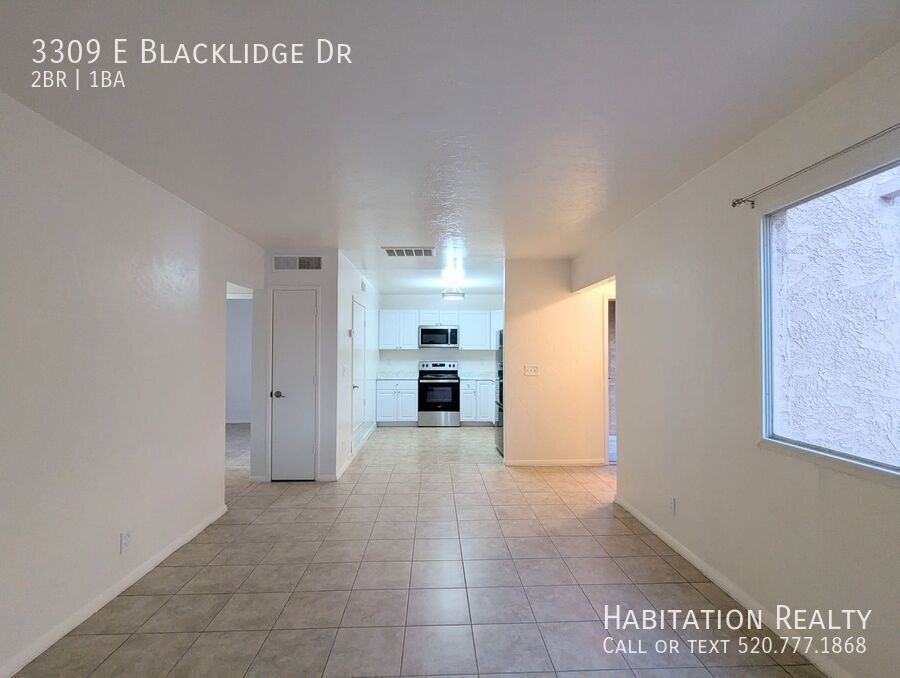 3309 E Blacklidge Dr - Photo 3 of 15