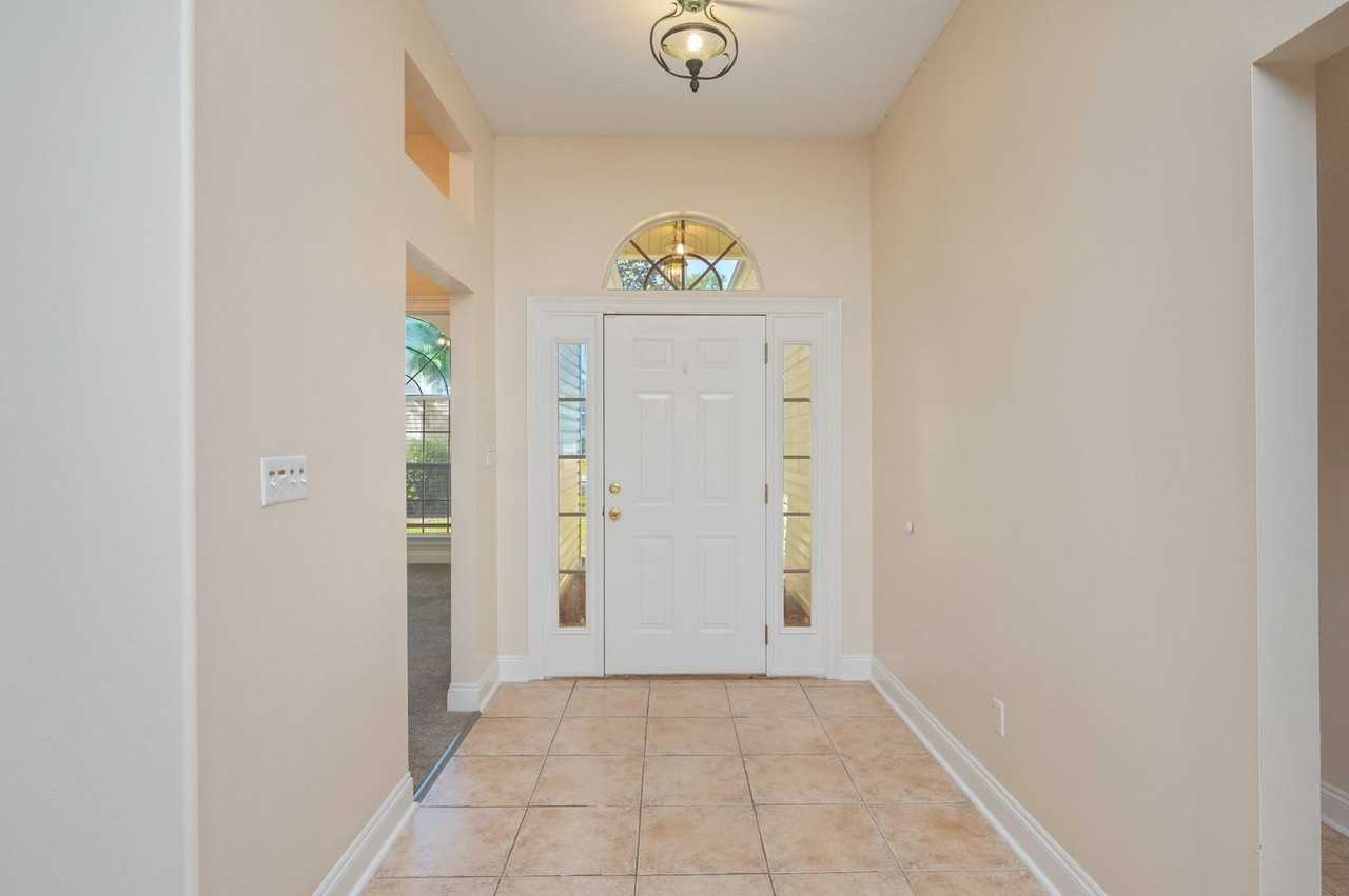 1697 Glenwood Ct - Photo 5 of 46