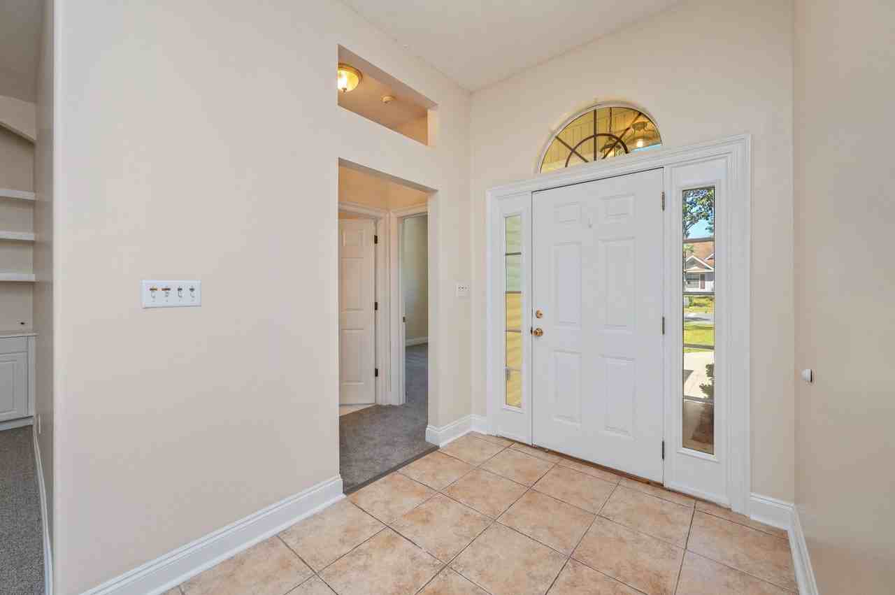 1697 Glenwood Ct - Photo 6 of 46