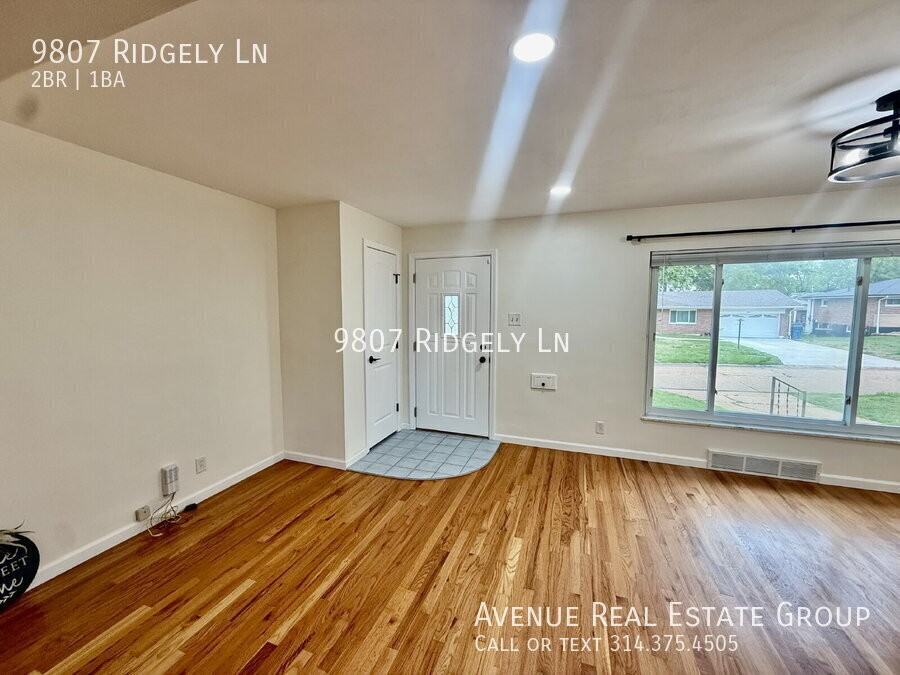 9807 Ridgely Ln - Photo 2 of 16