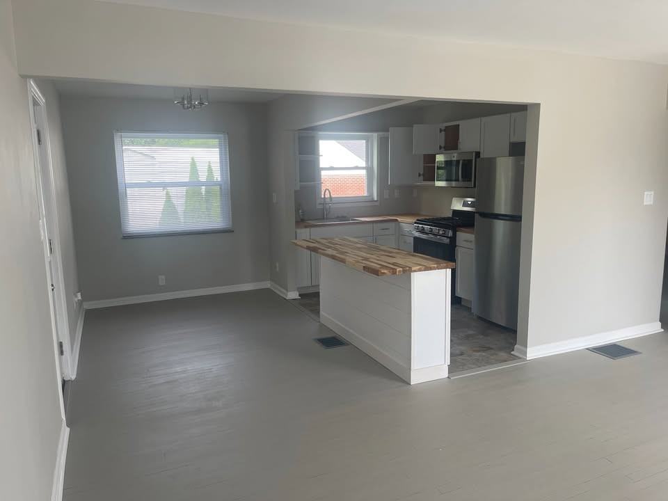 6952 Beechmont Ave #NA - Photo 3 of 18