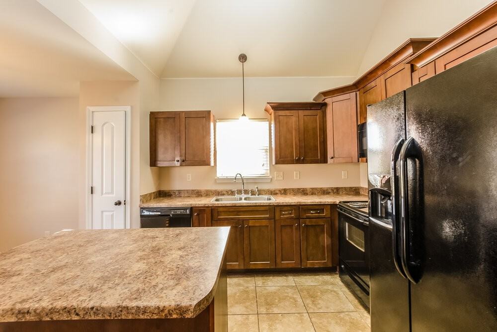 2700 Cherry Tree Dr - Photo 2 of 16
