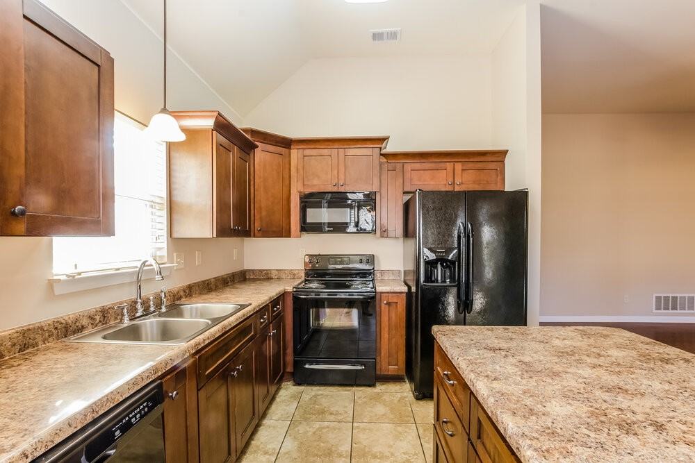 2700 Cherry Tree Dr - Photo 3 of 16