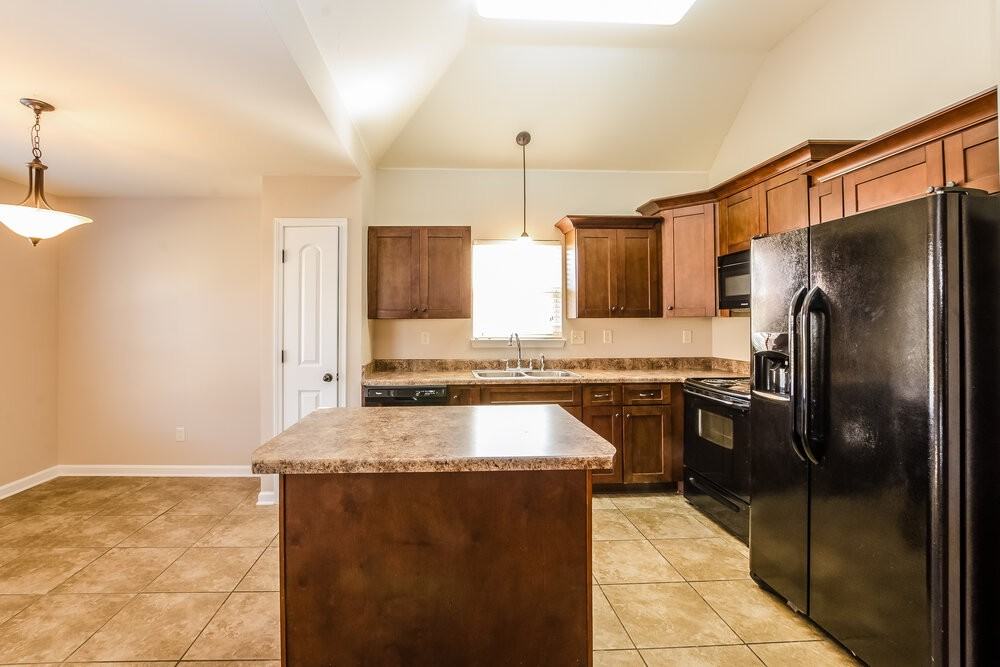 2700 Cherry Tree Dr - Photo 4 of 16
