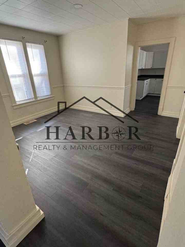 1111 4th St Nw - Photo 4 of 16