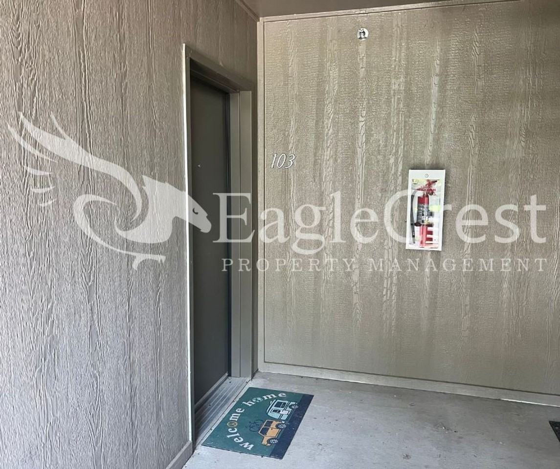 2121 S 2nd Ave #202 - Photo 2 of 25