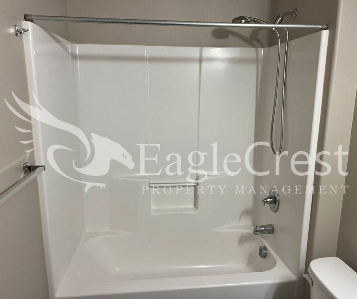 2121 S 2nd Ave #202 - Photo 3 of 25