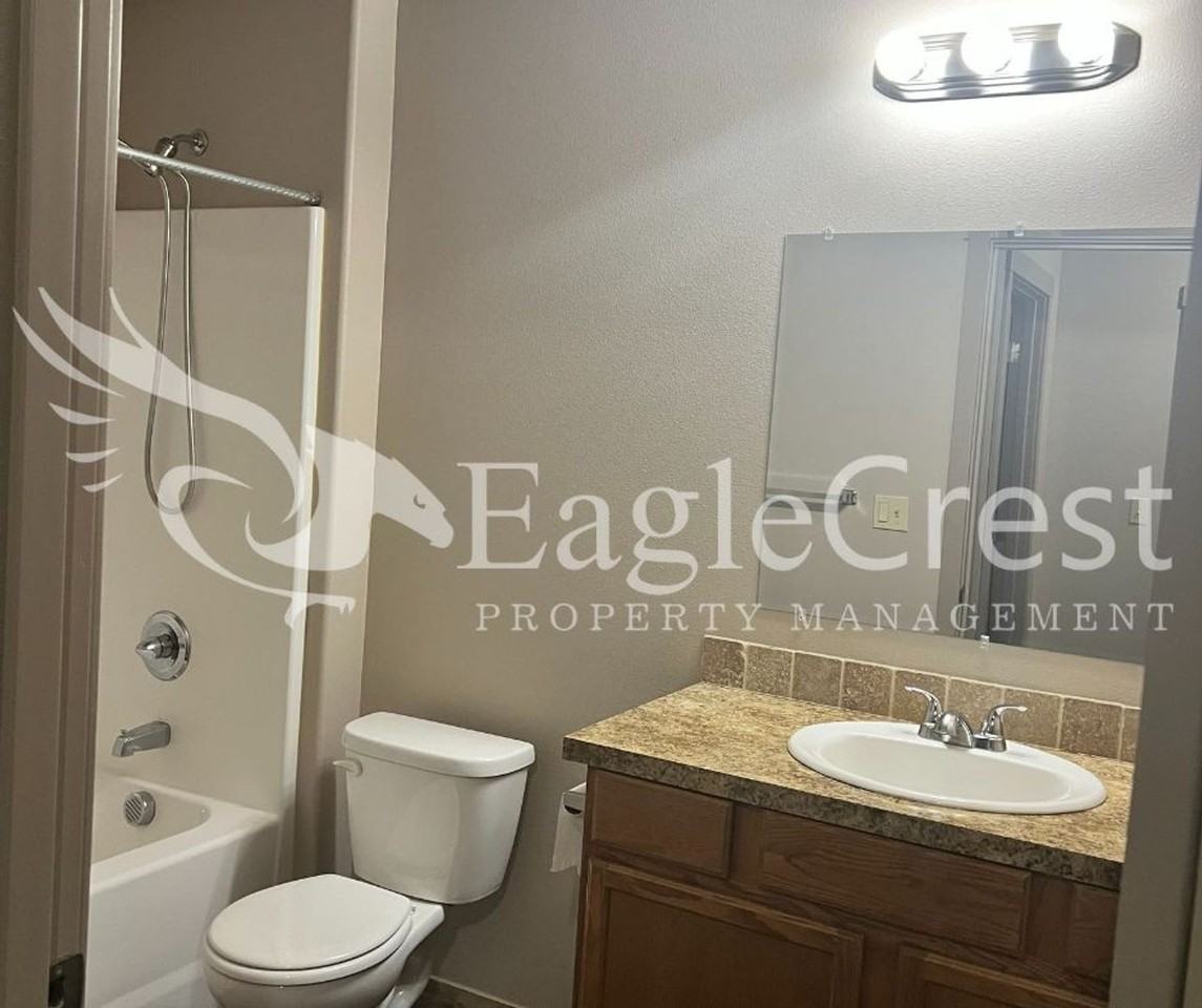 2121 S 2nd Ave #202 - Photo 4 of 25