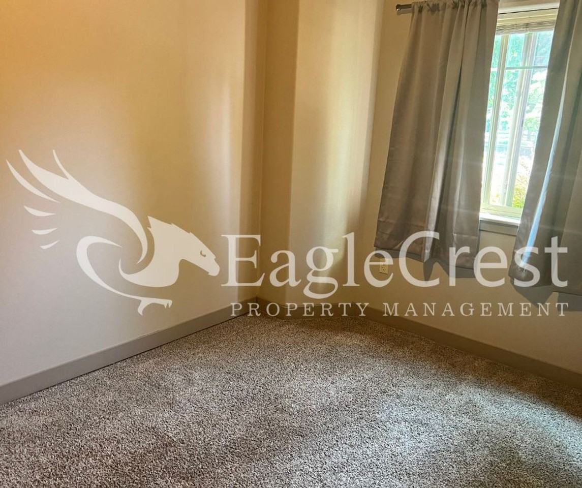 2121 S 2nd Ave #202 - Photo 5 of 25