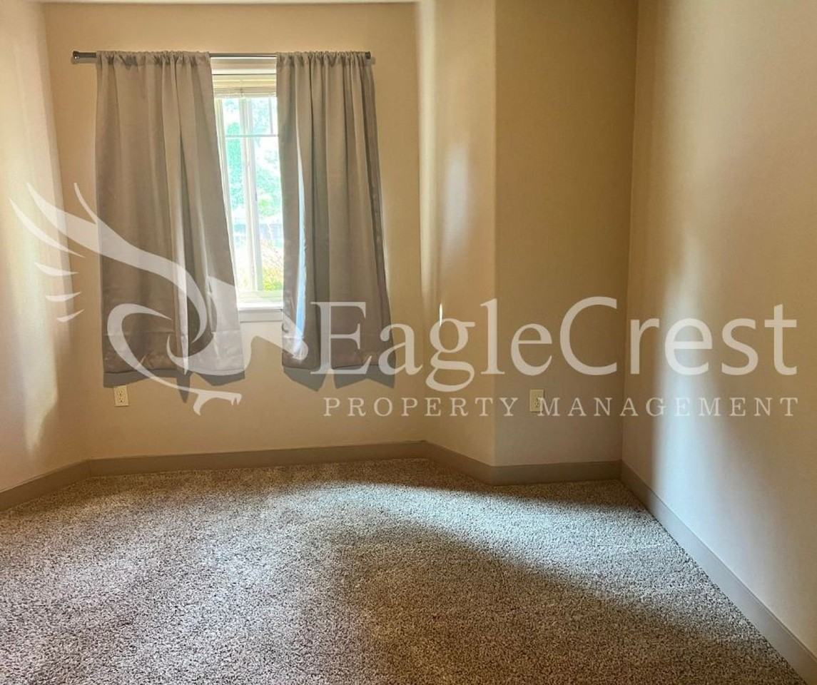 2121 S 2nd Ave #202 - Photo 6 of 25