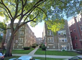 Beautiful Courtyard Building, Near the Lake in Evanston! - Photo 1 of 1