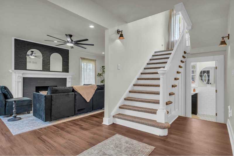 7370 La Salle Blvd - Photo 3 of 20