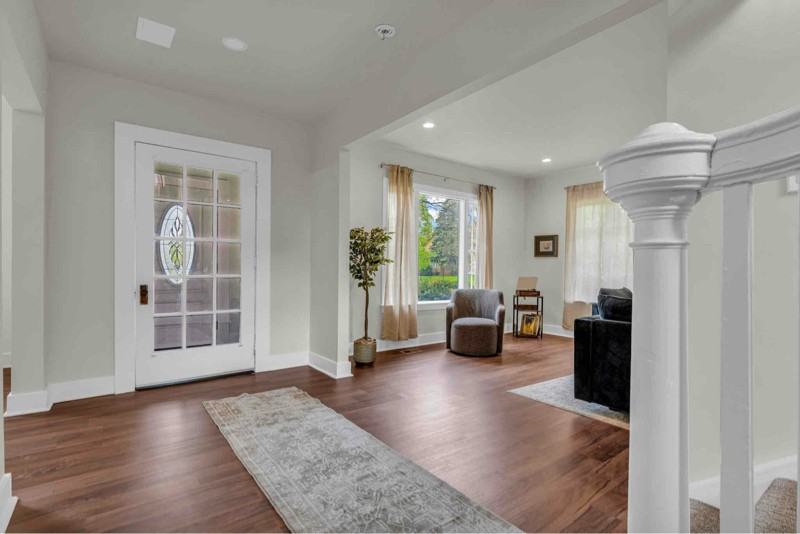 7370 La Salle Blvd - Photo 4 of 20