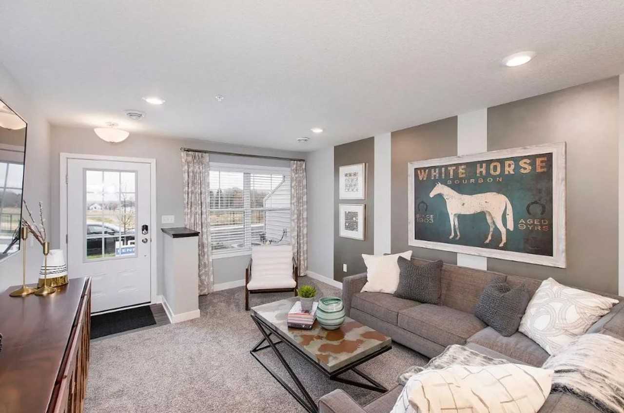 8047 Abercrombie Ln - Photo 6 of 15