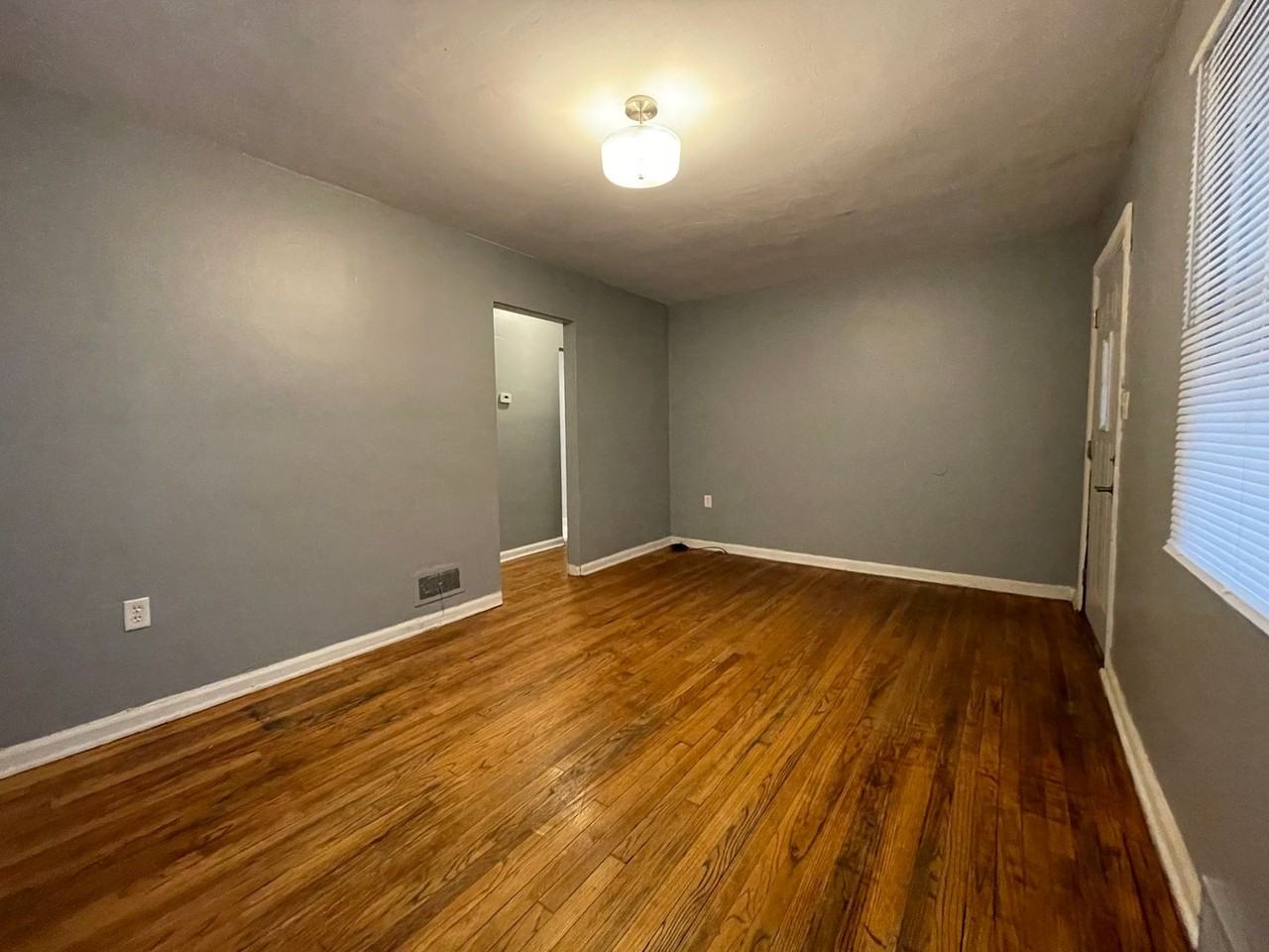 2418 Diamond Ave - Photo 3 of 11