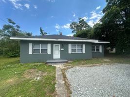 featured image of 820 Haywood Pl