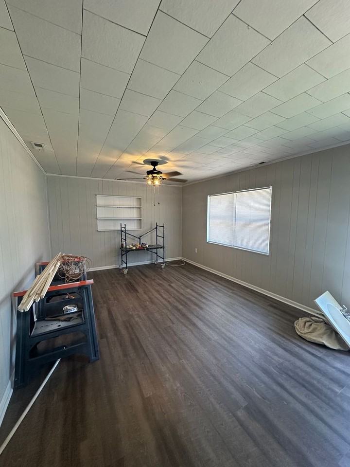 820 Haywood Pl - Photo 3 of 5