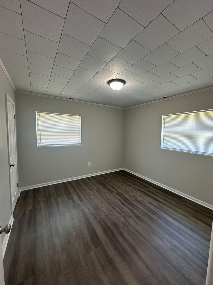 820 Haywood Pl - Photo 5 of 5