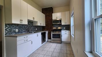 featured image of 409 Parkwood Rd