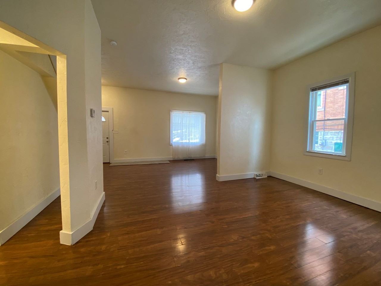 409 Parkwood Rd - Photo 5 of 24
