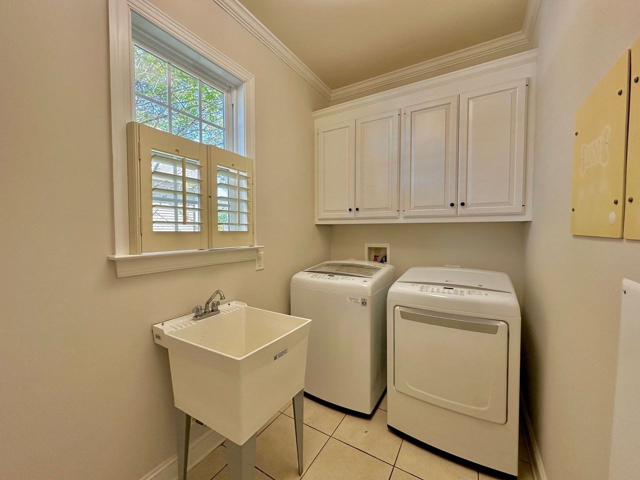 8012 Crookneck Dr - Photo 3 of 28