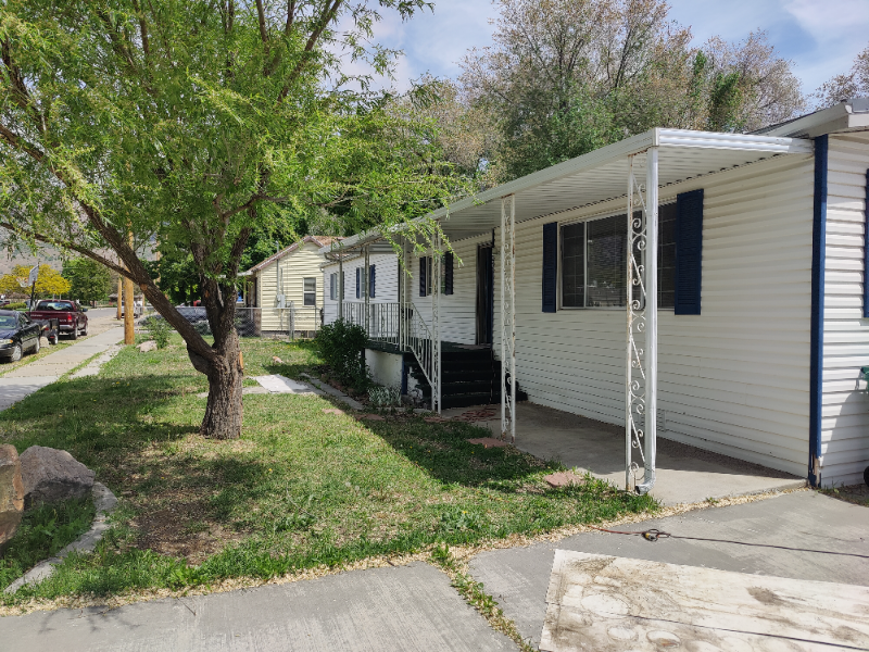 325 9th St - Photo 2 of 9