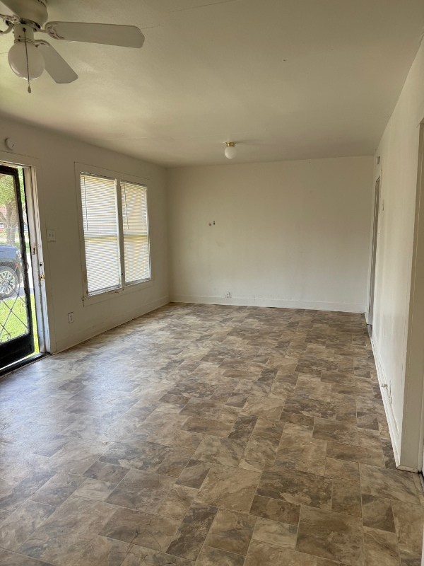 306 5th St - Photo 2 of 7