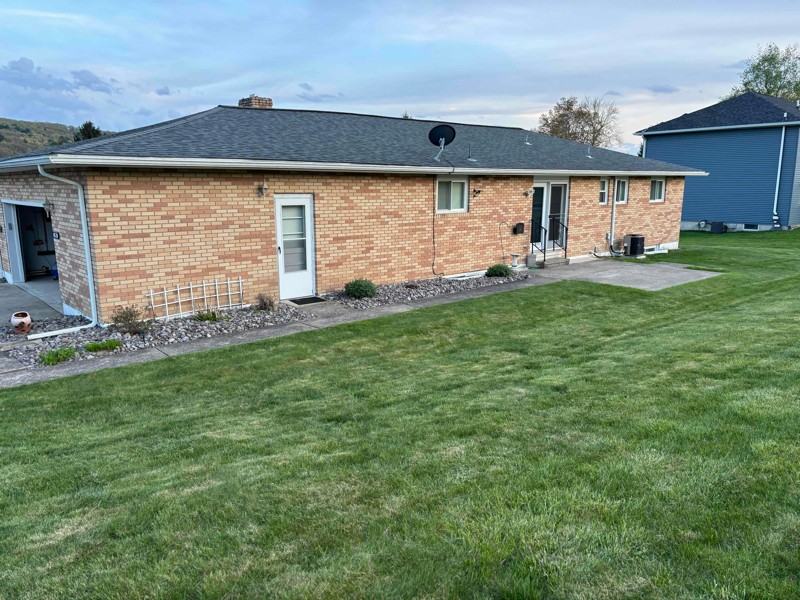 93 Briarwood Dr - Photo 2 of 15