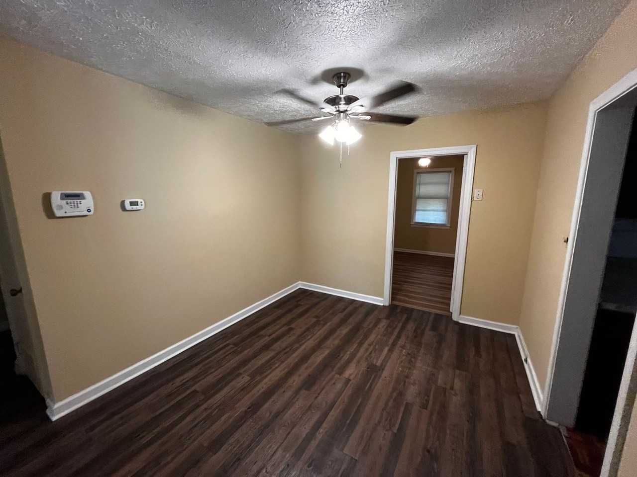 4445 Sims St - Photo 5 of 28